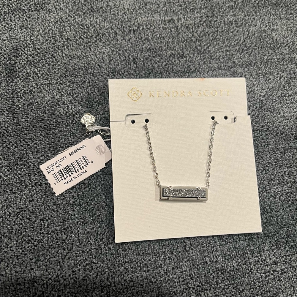 NWT, Kendra Scott Leanor Silver Short Pendant Necklace  in Platinum Drusy - Picture 3 of 12